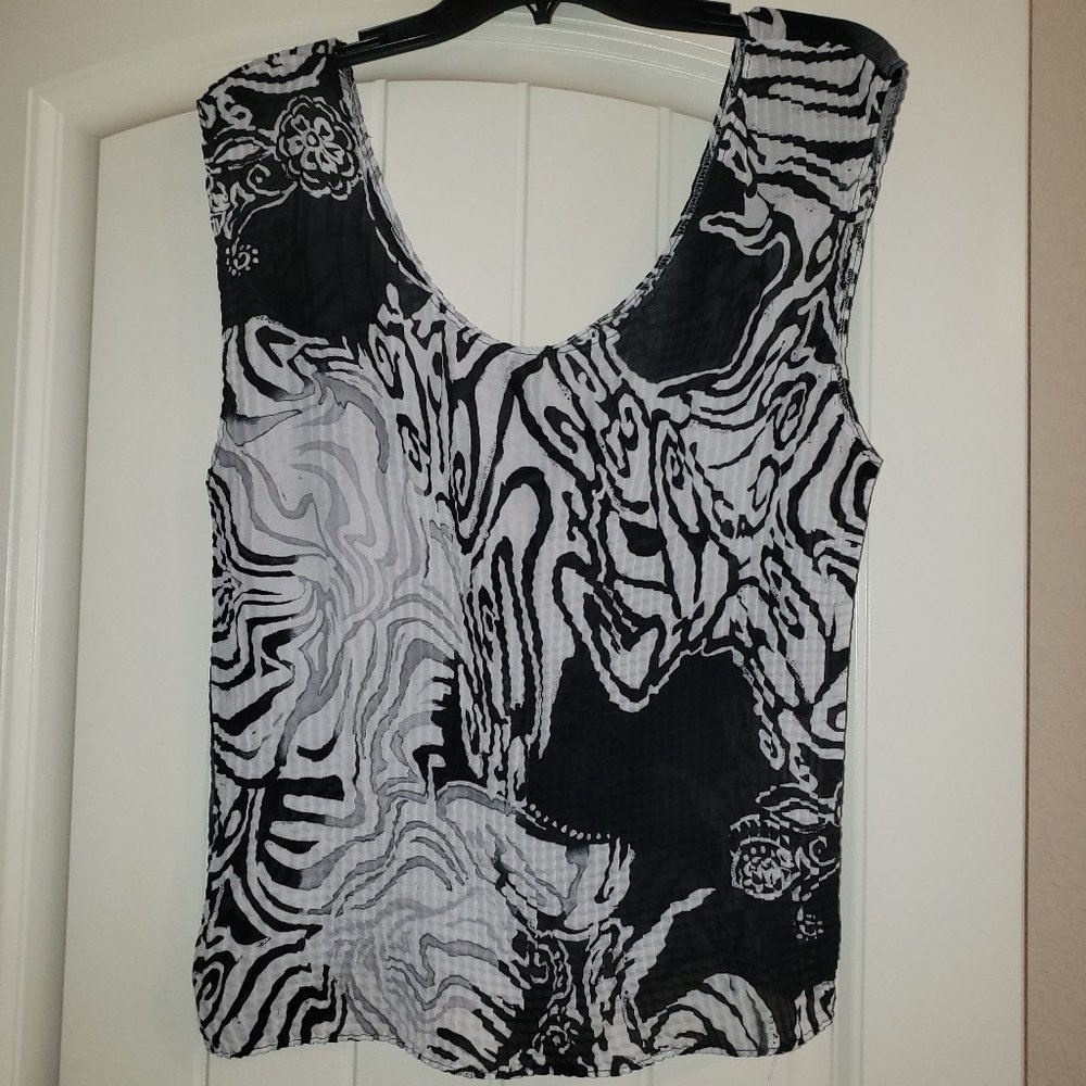 💋Black/White Top **2 for $15 Bundle**